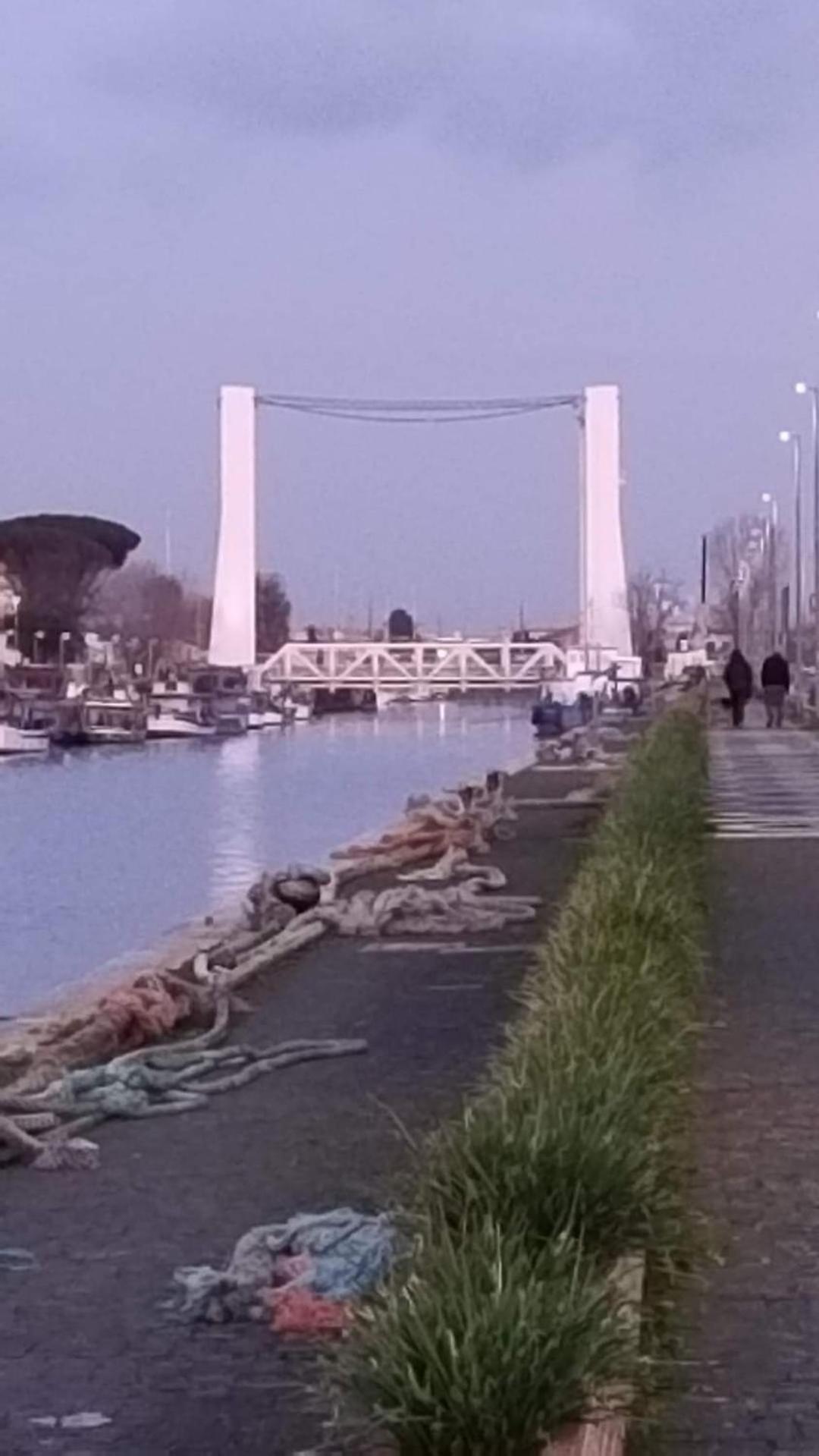 La Casetta-10 Min Aeroporto E Spiaggia Fiumicino Ngoại thất bức ảnh